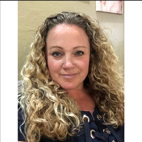 Meet your Posher, Rachel - Picture 1 of 2